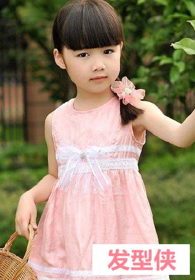 宝贝现在是沙宣头 该如何扎小辫才好看 -图3